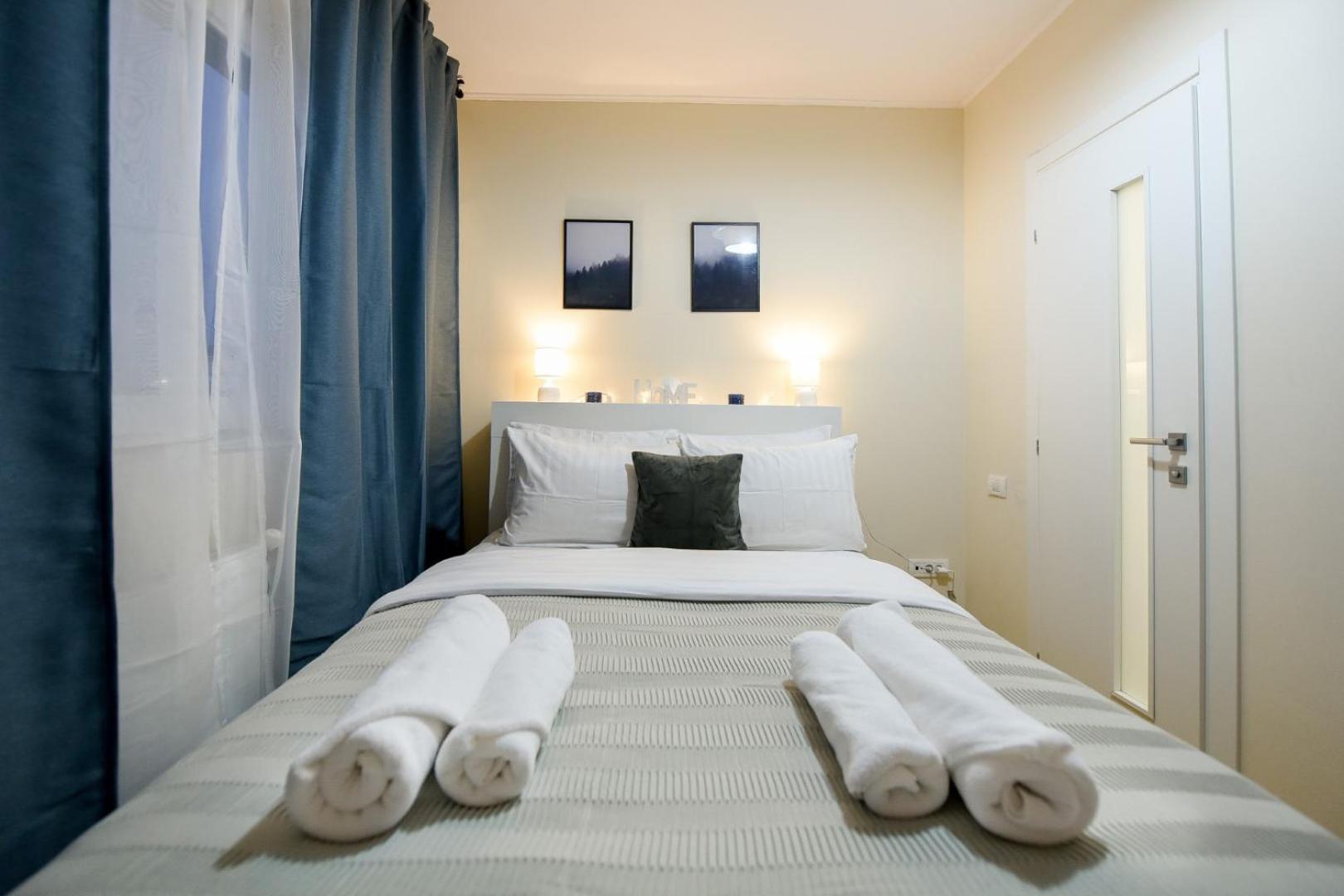 Explore And Relax: Your Ideal 2br On Calea Victoriei Appartamento Bucarest