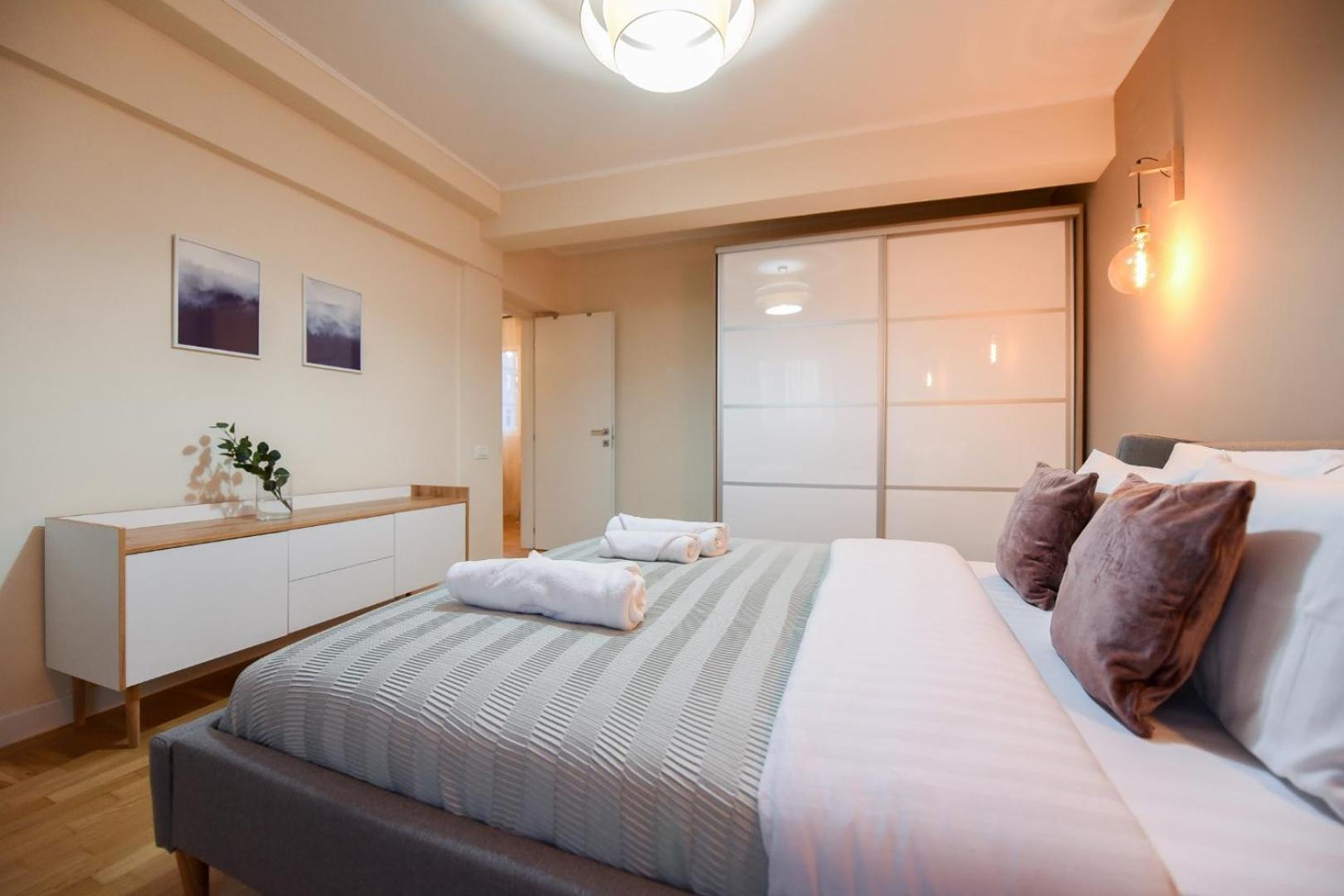 Explore And Relax: Your Ideal 2br On Calea Victoriei * Bucarest